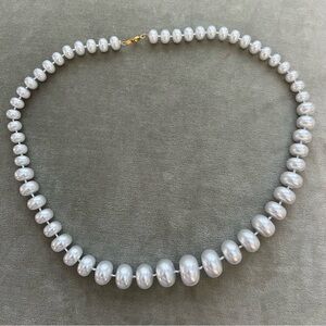 Vintage Pearl Style Beaded Necklace Light Grey Tone